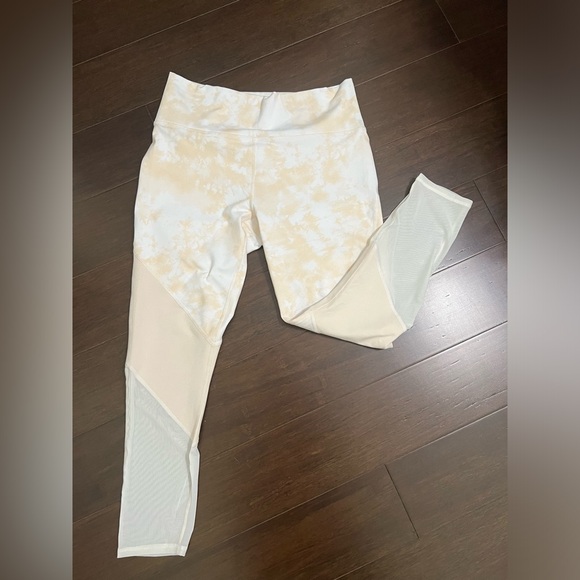 Fabletics Honey Milk Zoned-High Waist Leggings Size Large - Picture 5 of 11